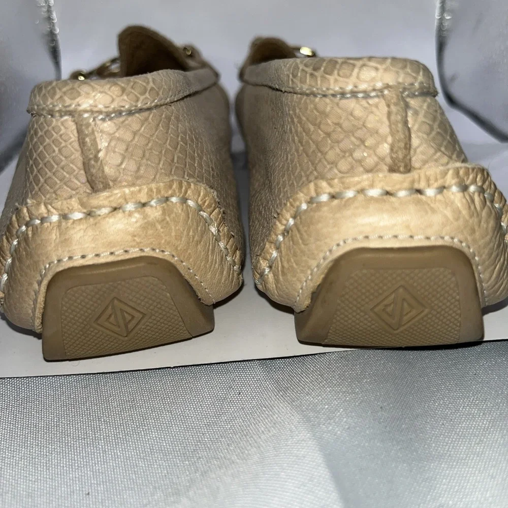 Donald Pliner Womens Snake Print Driving Style Loafer Shoes Sand size 7.5 M